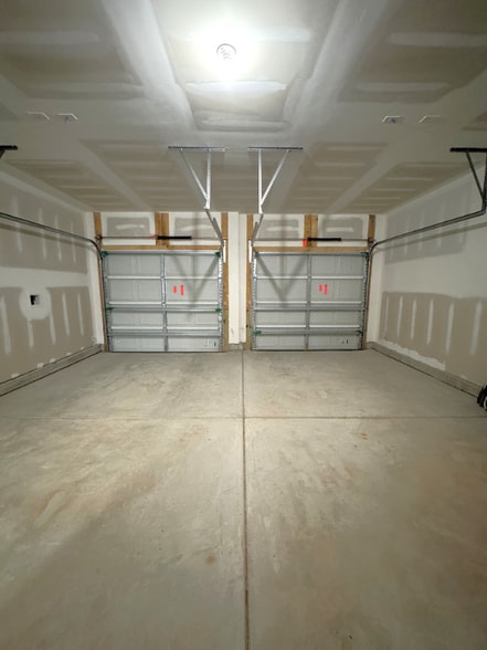 Building Photo - 145 Cypress Holw Dr