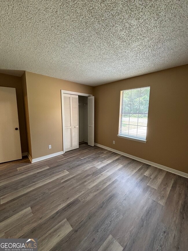 Building Photo - 207 Admiral's Walk Dr