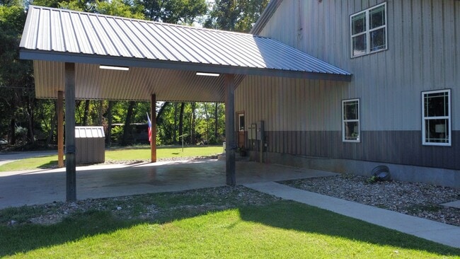 Building Photo - 1049 County Rd