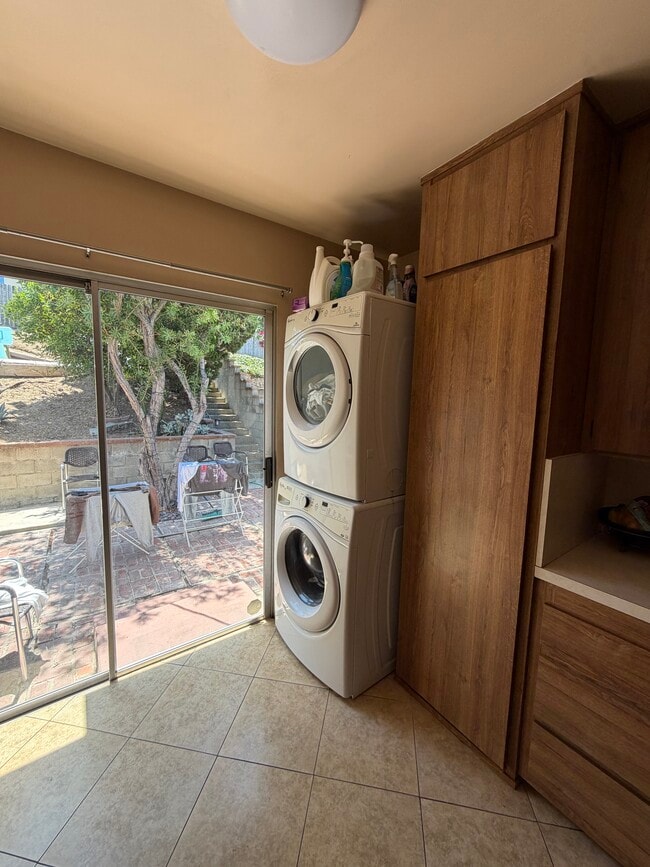 Laundry & Pantry room - 3283 Kelton Ave