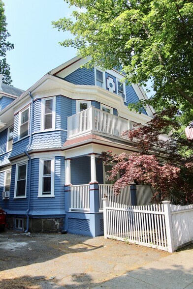 Building Photo - 18 Hinckley St