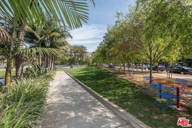 Building Photo - 13075 Pacific Promenade