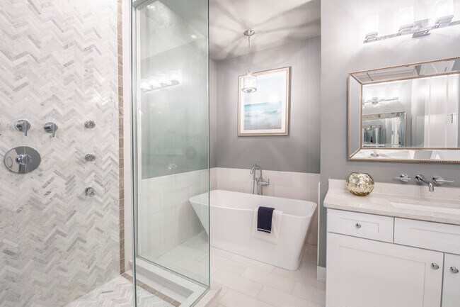 Building Photo - 441 E Oakwood Blvd