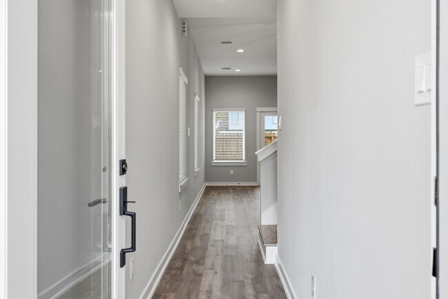 Building Photo - 411 Stonework Garden Ln