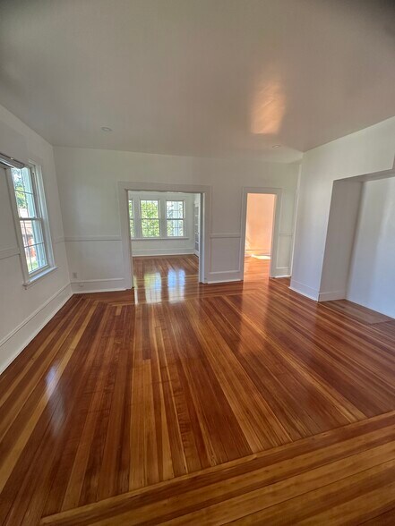 Building Photo - 55 Lucas St