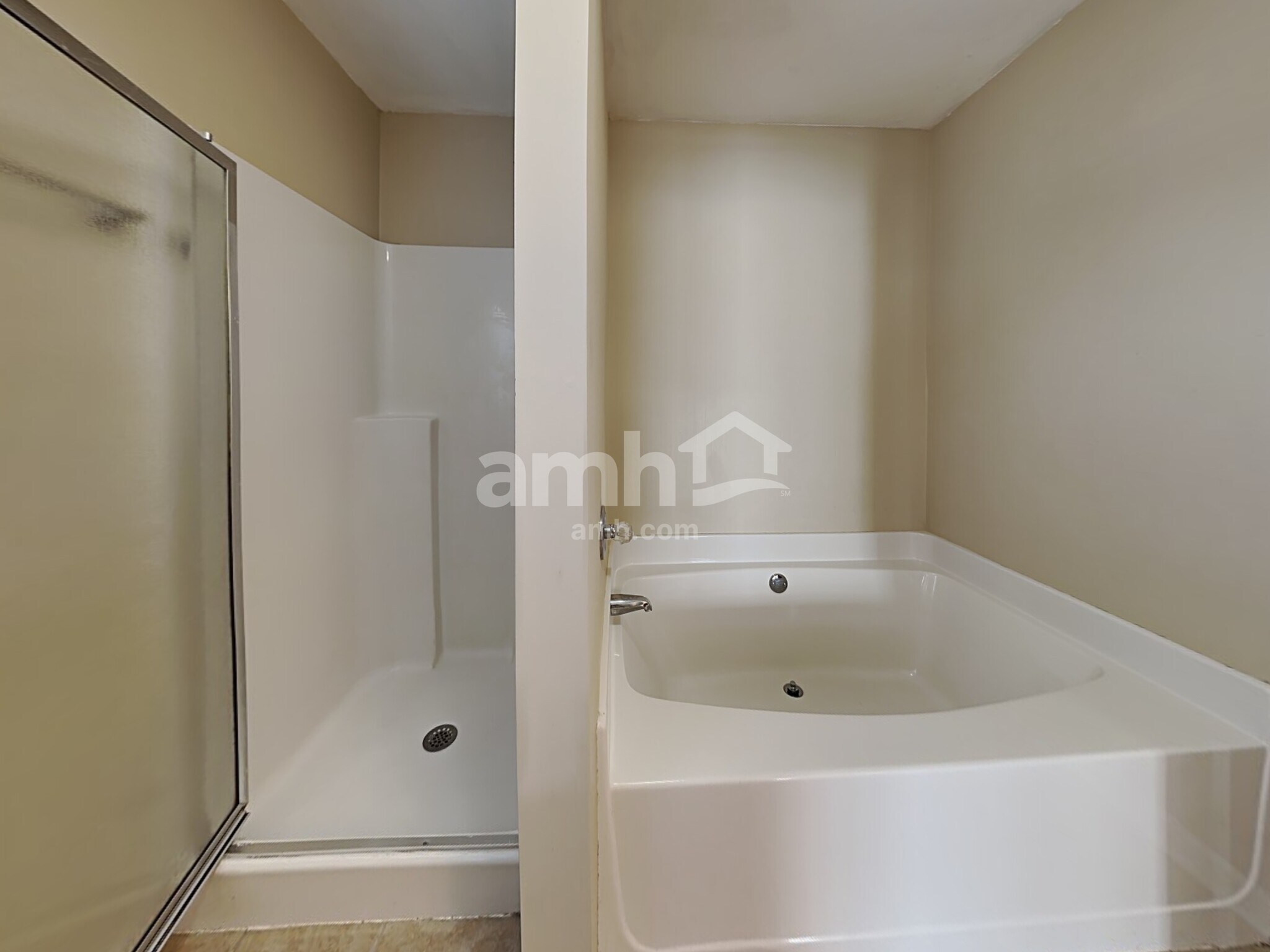 Building Photo - 1605 Glenn Meade Dr