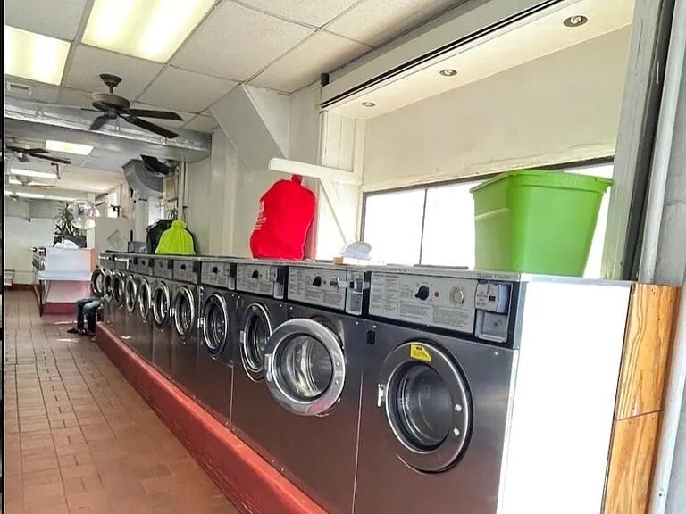 corner laundry 17/Mifflin - 1711 Mifflin St