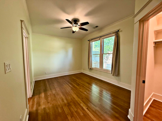 Building Photo - Beautifully Updated Historic Home in Midto...