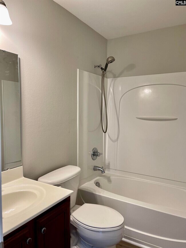 Building Photo - 1027 Glencroft Dr