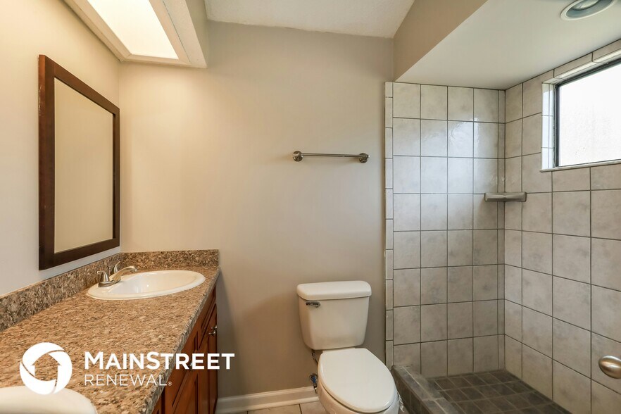 Building Photo - 9845 Paddlewheel Dr W