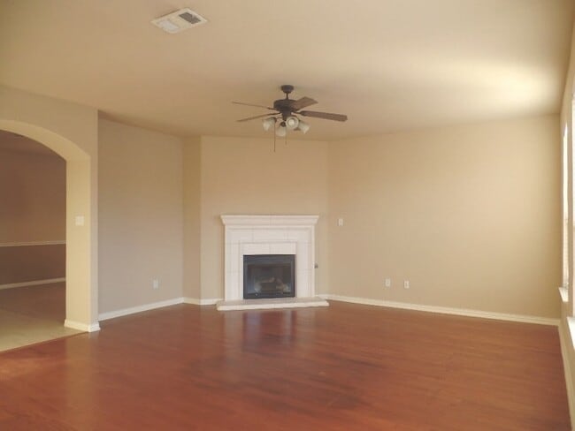 Building Photo - 7213 Middleburg Dr