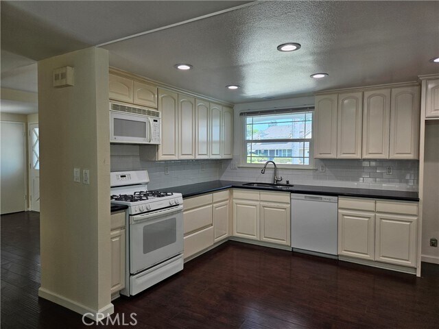 Building Photo - 1719 Canyon Dr