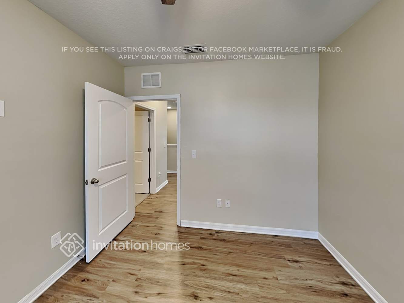 Building Photo - 4226 Park Willow Ave