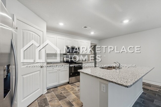 Building Photo - 5331 Greenwood Rd