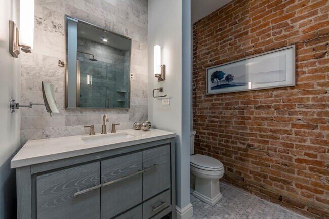 Building Photo - 227 W Fayette St