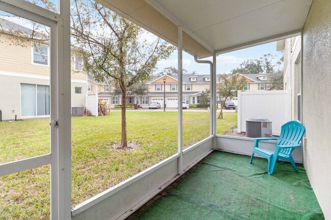 Building Photo - MOVE IN SPECIAL-Beautiful Two Story 3/2.5 Town Home w/ Loft & Screened Porch in St. Cloud