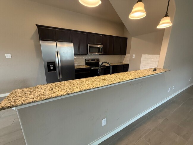 Building Photo - 2249 Avery Village