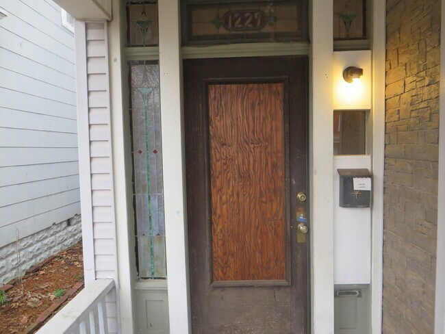 Building Photo - 1229 Swinney Ave