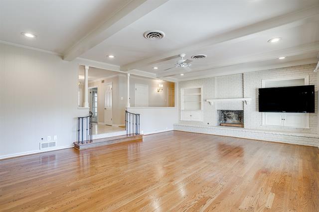 Building Photo - 2400 Winton Terrace W