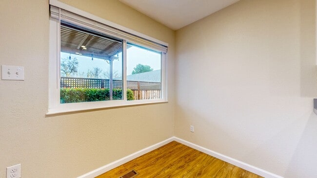 Building Photo - 1145 Edwards St