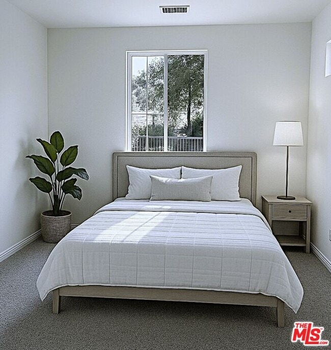 Building Photo - 11040 Renaissance Dr