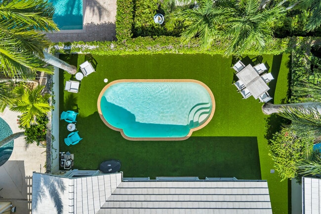 Building Photo - 2725 Meadowlark Ln