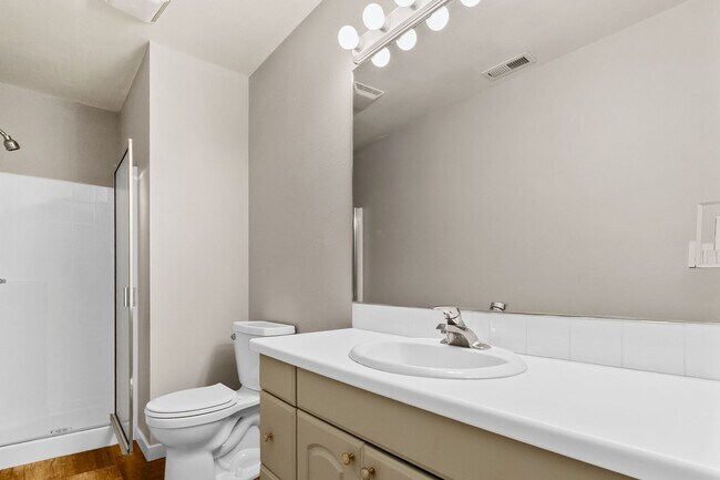 Building Photo - Parkside Paradise: Spacious 5-Bed Luxury in Hobble Creek