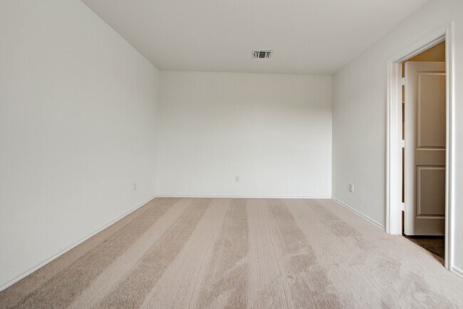 Building Photo - 2011 Delphine Dr