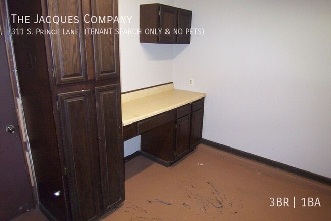 Building Photo - 311 S Prince Ln