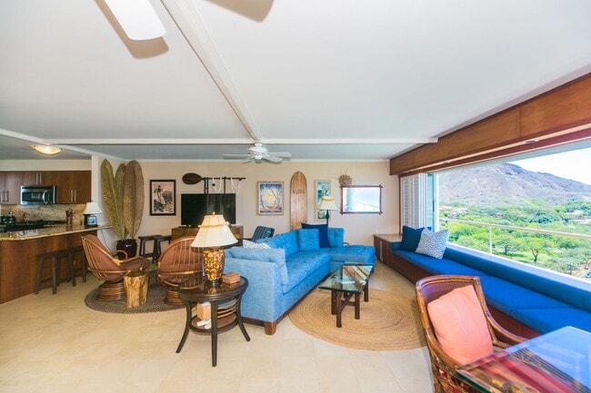 Building Photo - Breathtaking Ocean and Mountain View One Bedroom