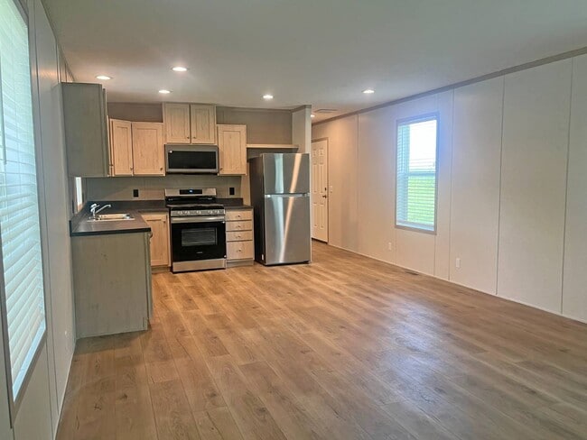 Building Photo - 2404 N 8th St