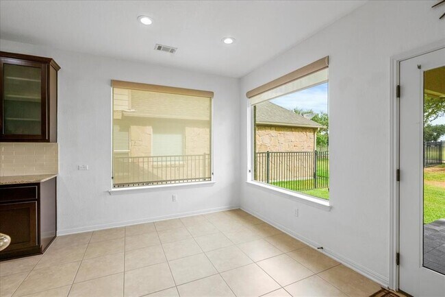 Building Photo - 1522 Hidden Springs Path