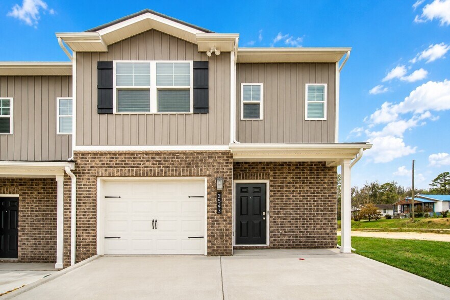 Building Photo - 7321 Valley Grove Ln