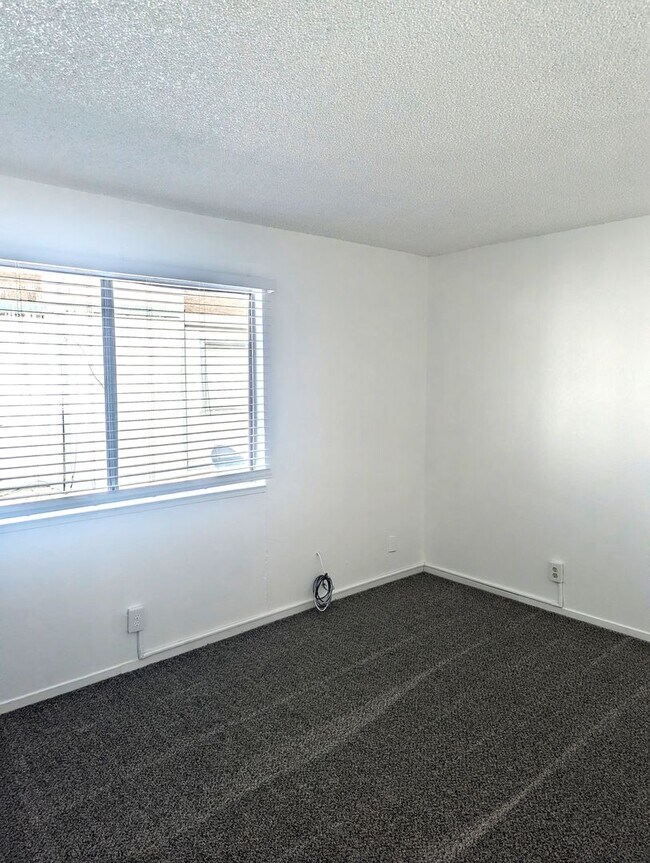 Building Photo - Q Street