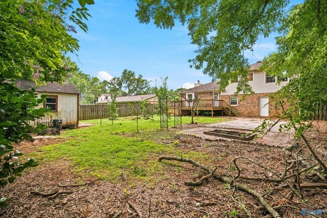 Building Photo - 104 Deer Trail