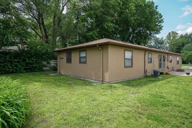 Building Photo - Yuma