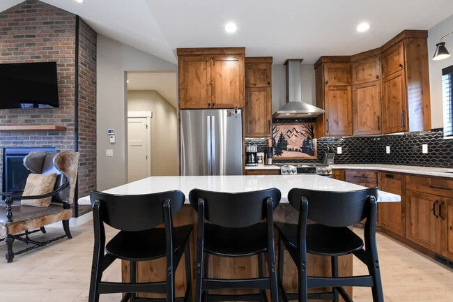 Building Photo - 444 Cowboy Trail