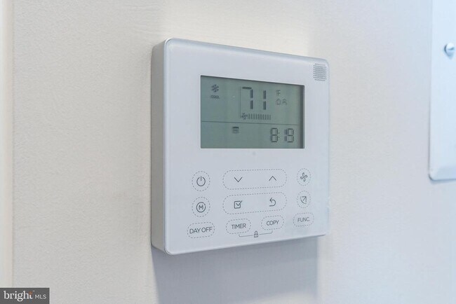 Building Photo - 1130 N Delaware Ave