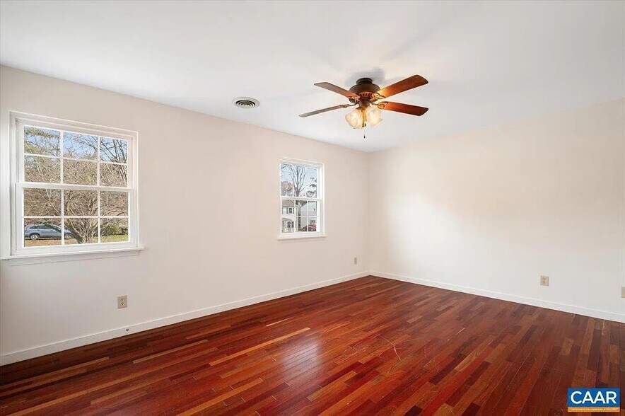 Building Photo - 803 Orangedale Ave