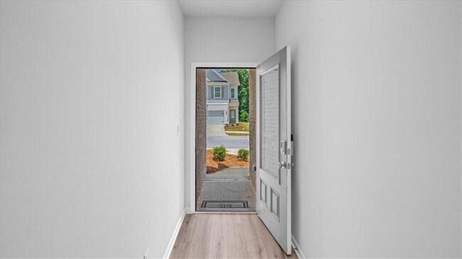 Building Photo - 7573 Knoll Hollow Rd