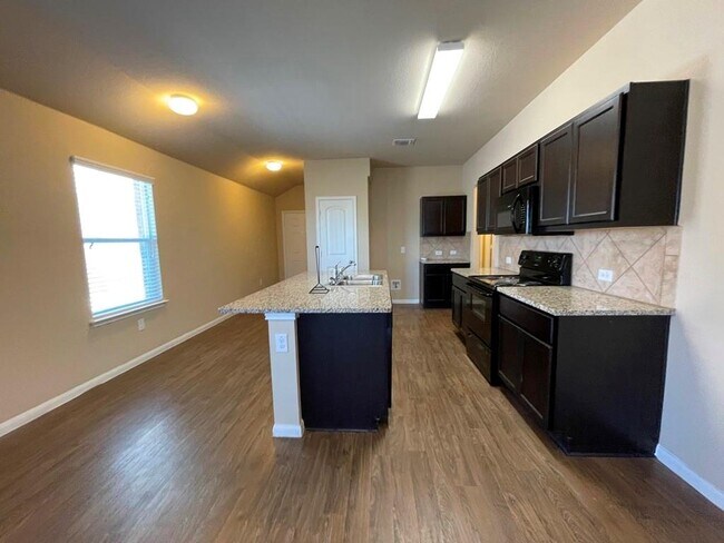 Building Photo - 3400 Ortman Dr