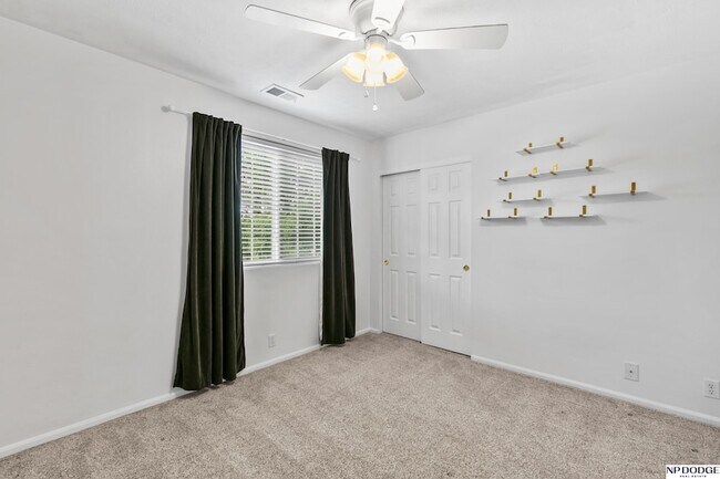 Building Photo - 1104 Valleyview Dr