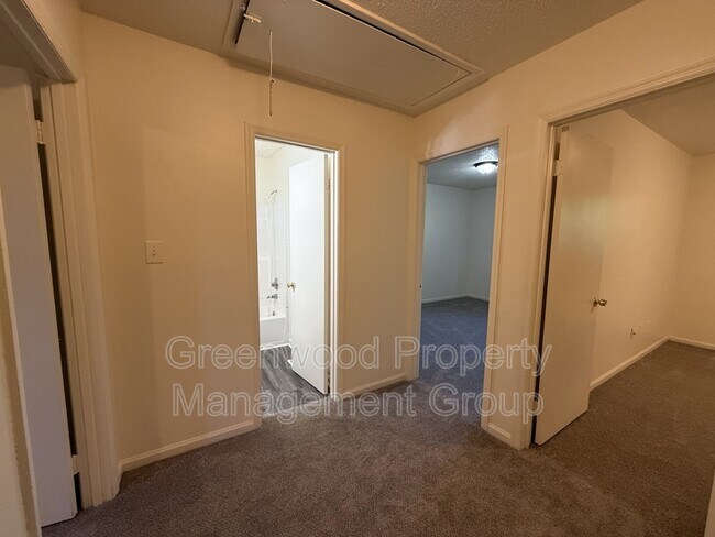 Building Photo - 5745 Bramblegate Rd