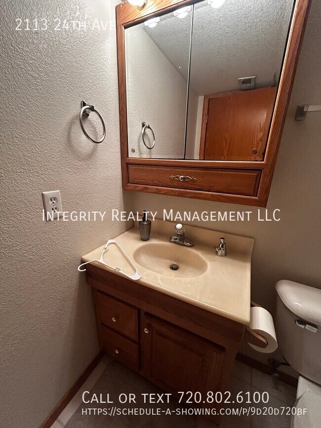 Building Photo - 2113 24th Ave