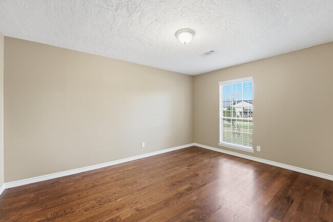 Building Photo - 4122 Regency Dr