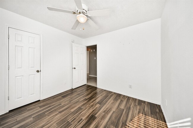 Building Photo - 2731 Gorki Park Dr