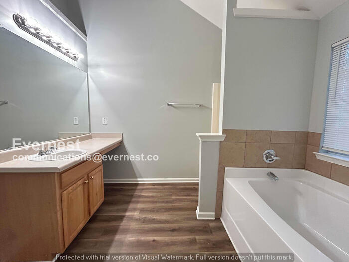 Building Photo - 3129 Far Emerald Land