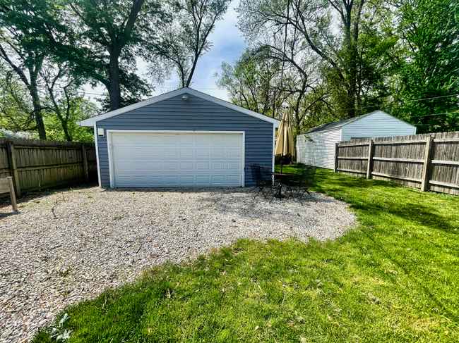 Building Photo - 5022 Primrose Ave