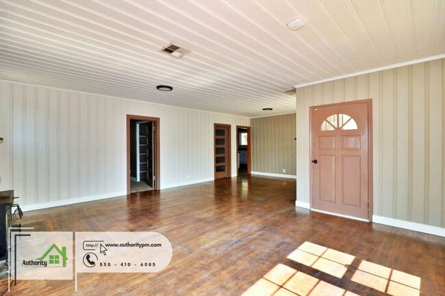Building Photo - 1840 Heller Ln