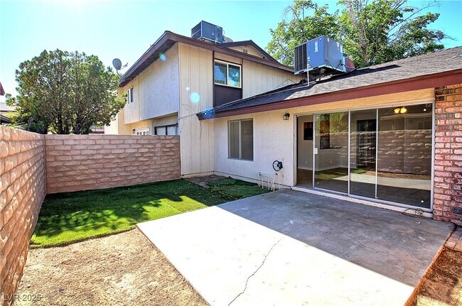 Building Photo - 2349 Canfield Dr